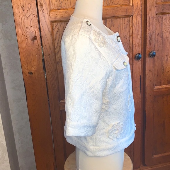 NWT⭐️Dressy Floral (Daisy) Design JACKET Cream Short Sleeve by DARLING🌼 - Picture 4 of 15